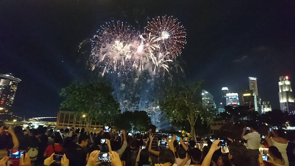 Firework at Marina Bay area. This is the countdown for 2017! Photo taken outside Pororo Land @ Marina Square. Photo taken by me. 